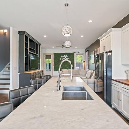 King Bed, Balcony, Covered Patio & Firepit! 8 Minutes From Broadway Nashville Eksteriør bilde