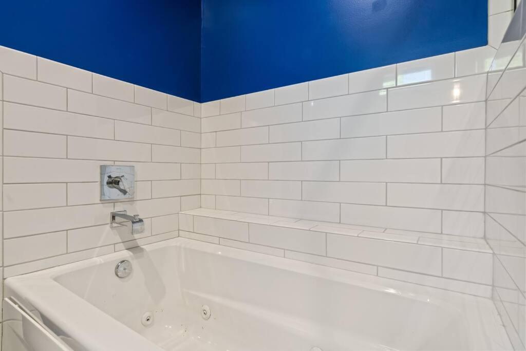 King Bed, Balcony, Covered Patio & Firepit! 8 Minutes From Broadway Nashville Eksteriør bilde