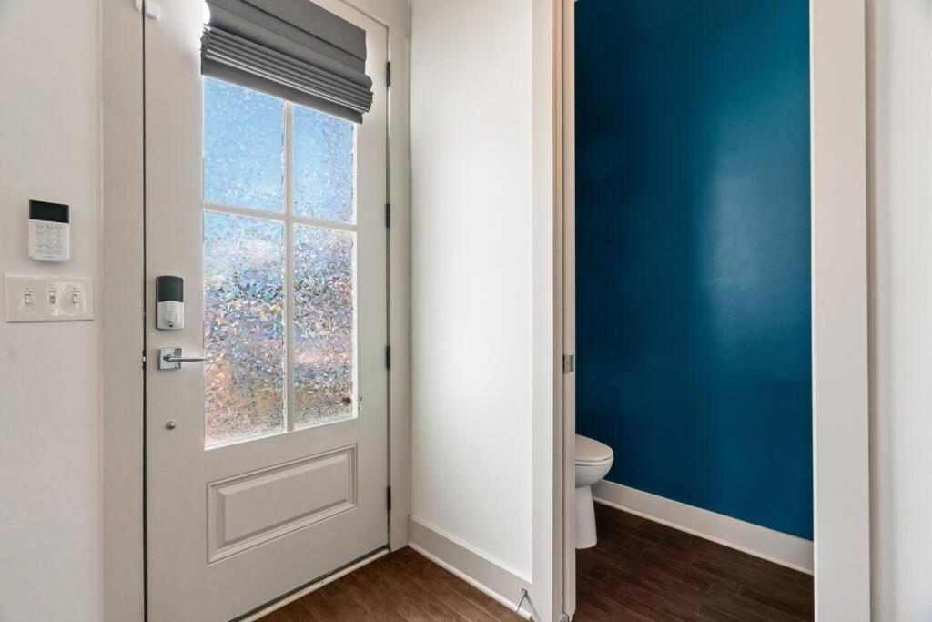 King Bed, Balcony, Covered Patio & Firepit! 8 Minutes From Broadway Nashville Eksteriør bilde