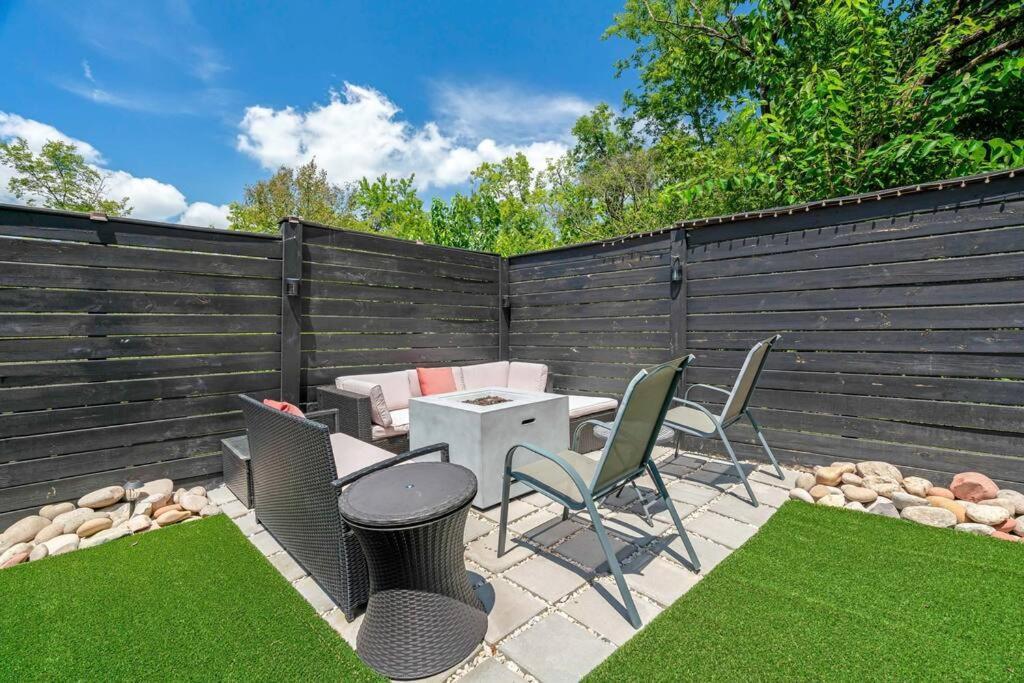 King Bed, Balcony, Covered Patio & Firepit! 8 Minutes From Broadway Nashville Eksteriør bilde