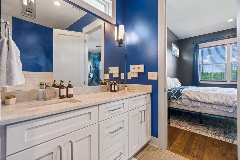 King Bed, Balcony, Covered Patio & Firepit! 8 Minutes From Broadway Nashville Eksteriør bilde