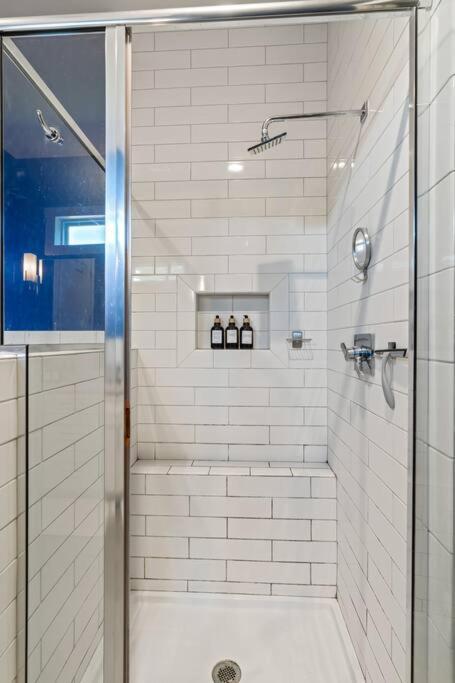 King Bed, Balcony, Covered Patio & Firepit! 8 Minutes From Broadway Nashville Eksteriør bilde