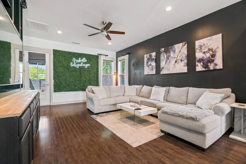 King Bed, Balcony, Covered Patio & Firepit! 8 Minutes From Broadway Nashville Eksteriør bilde