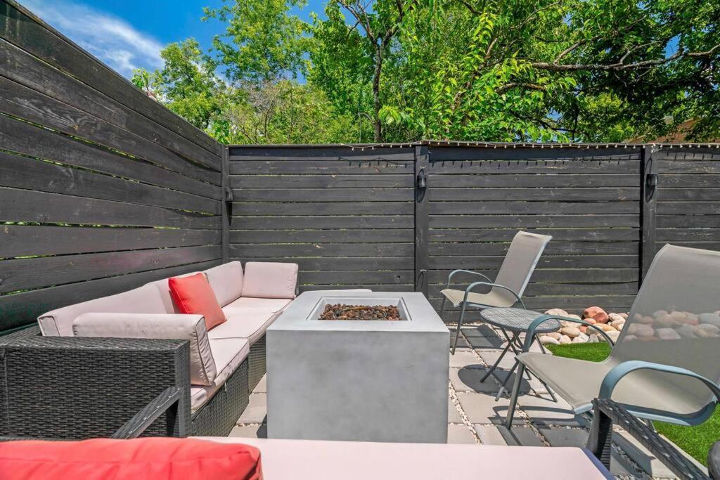 King Bed, Balcony, Covered Patio & Firepit! 8 Minutes From Broadway Nashville Eksteriør bilde